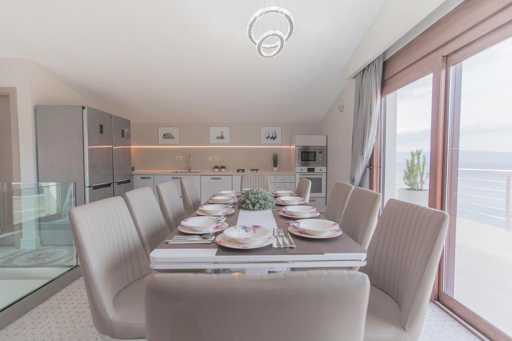 Mendes Villa *